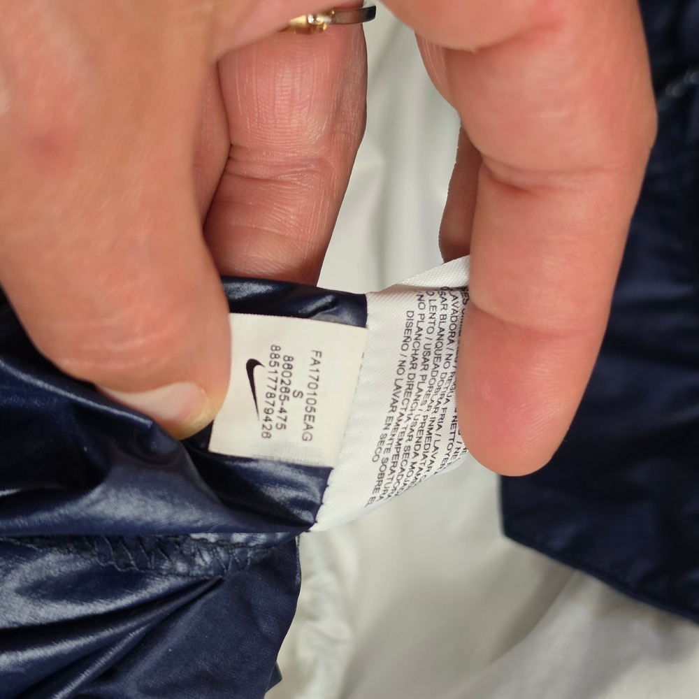 NIKE SB Anorak Windbreaker Small Navy White Half Zip Hooded Pullover 880285-475 - Picture 6 of 6